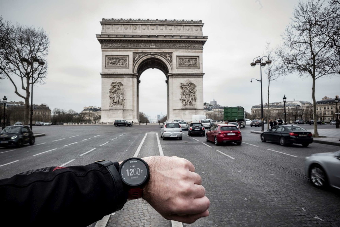 Coronavirus, Francia: 100.000 agenti per monitorare rispetto misure, Parigi deserta