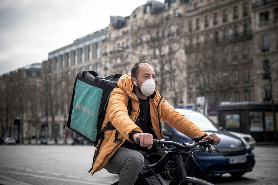 Coronavirus, Francia: 100.000 agenti per monitorare rispetto misure, Parigi deserta