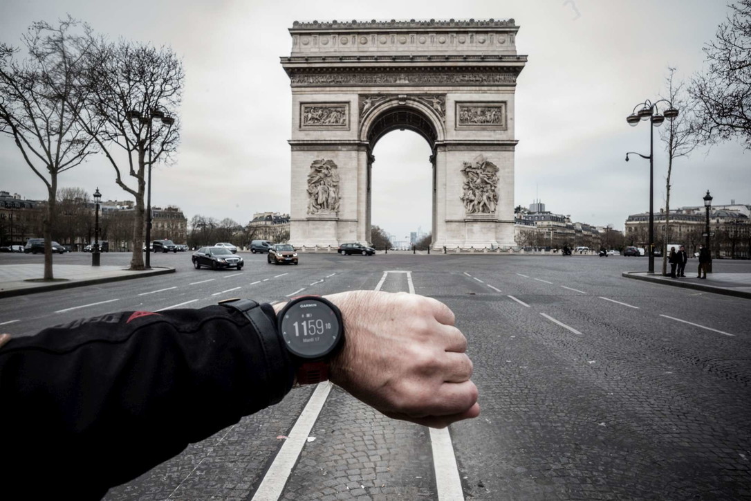 Coronavirus, Francia: 100.000 agenti per monitorare rispetto misure, Parigi deserta