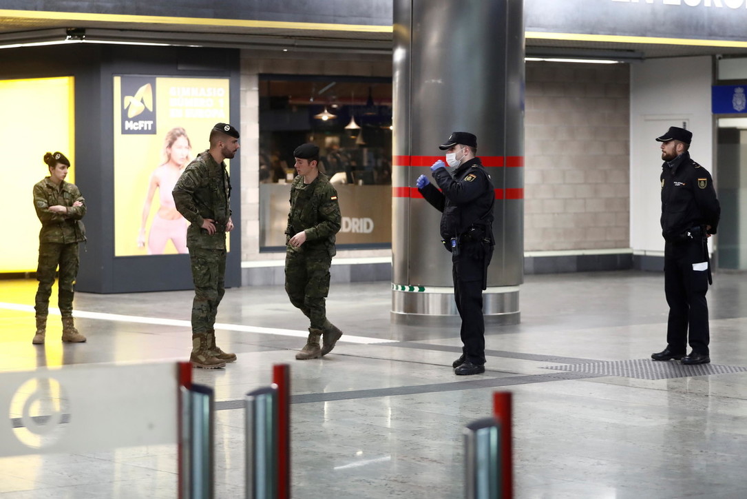 Coronavirus, emergenza in Spagna: a Madrid un morto ogni 16 minuti