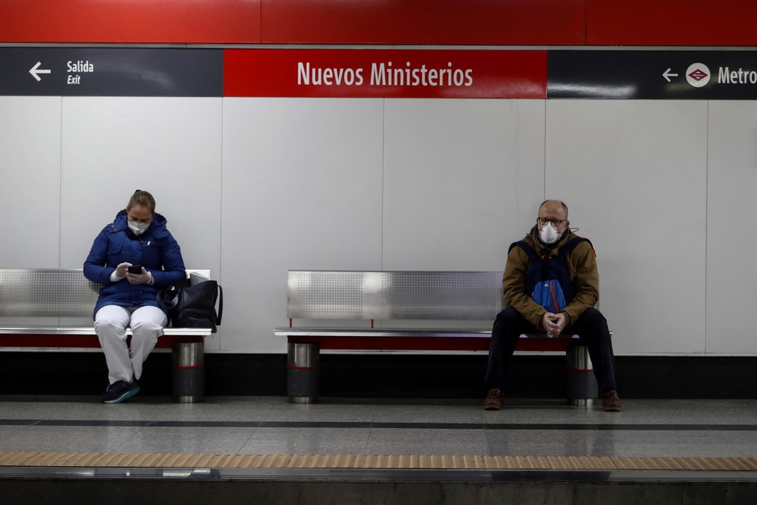 Coronavirus, emergenza in Spagna: a Madrid un morto ogni 16 minuti