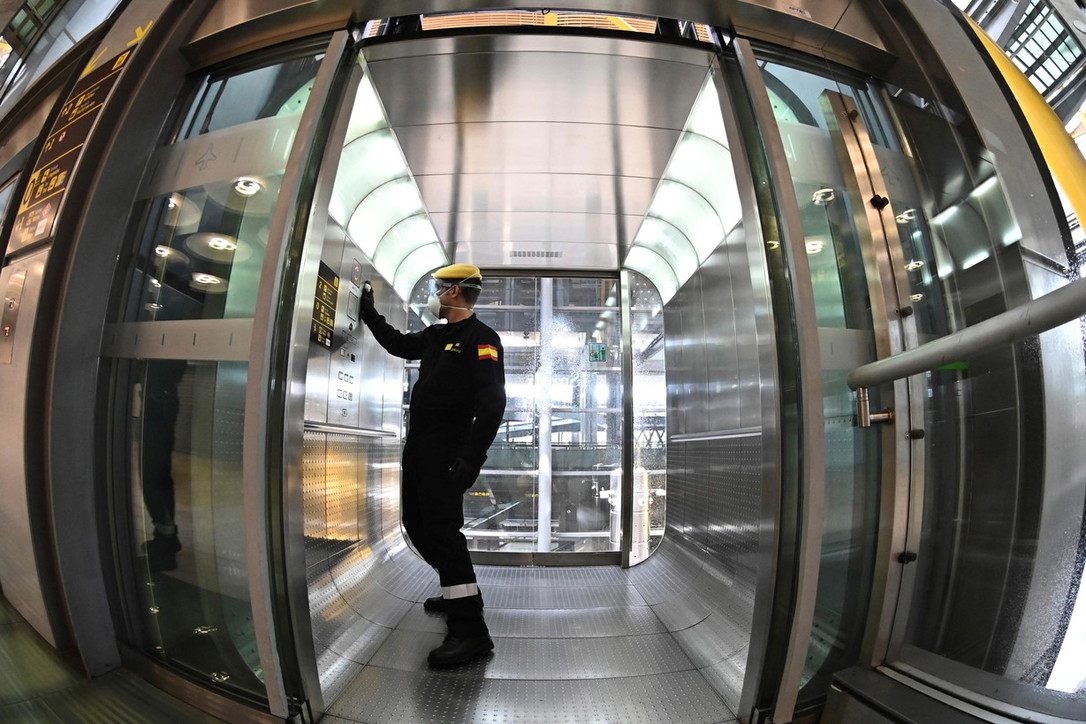 Coronavirus, emergenza in Spagna: a Madrid un morto ogni 16 minuti