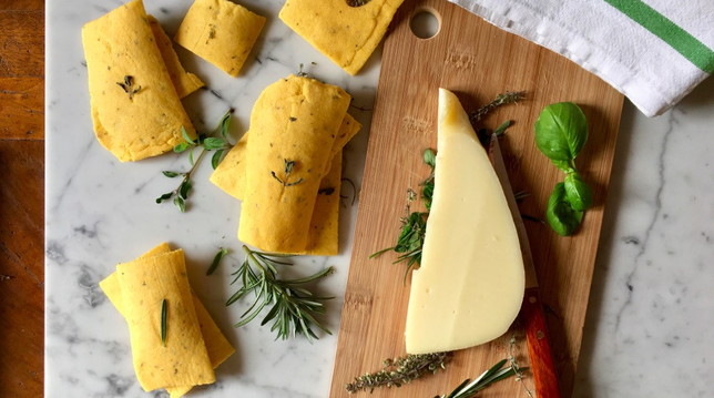 Crackers salati di mais alle aromatiche