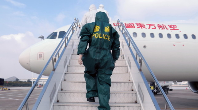 coronavirus virus cina controlli aeroporti aeroporto aereo