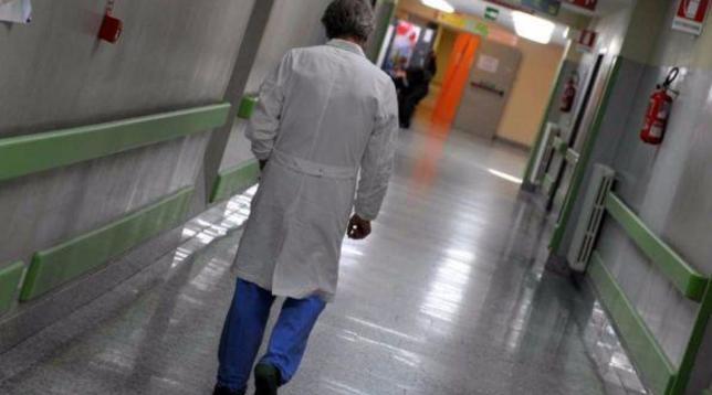 infermieri medici ospedale corsia generico medico infermiere dottore