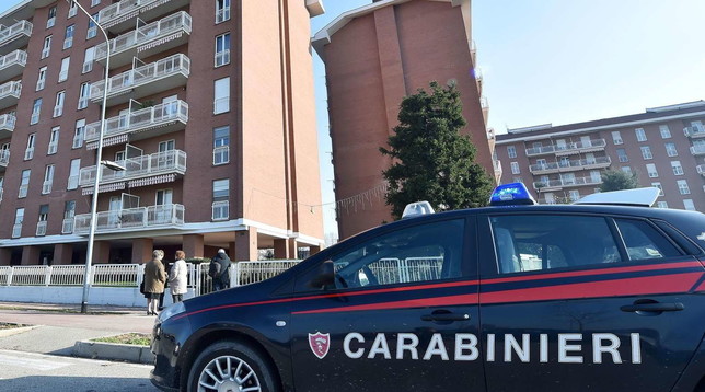 Coronavirus, la chiamata di aiuto di una 12enne ai carabinieri: