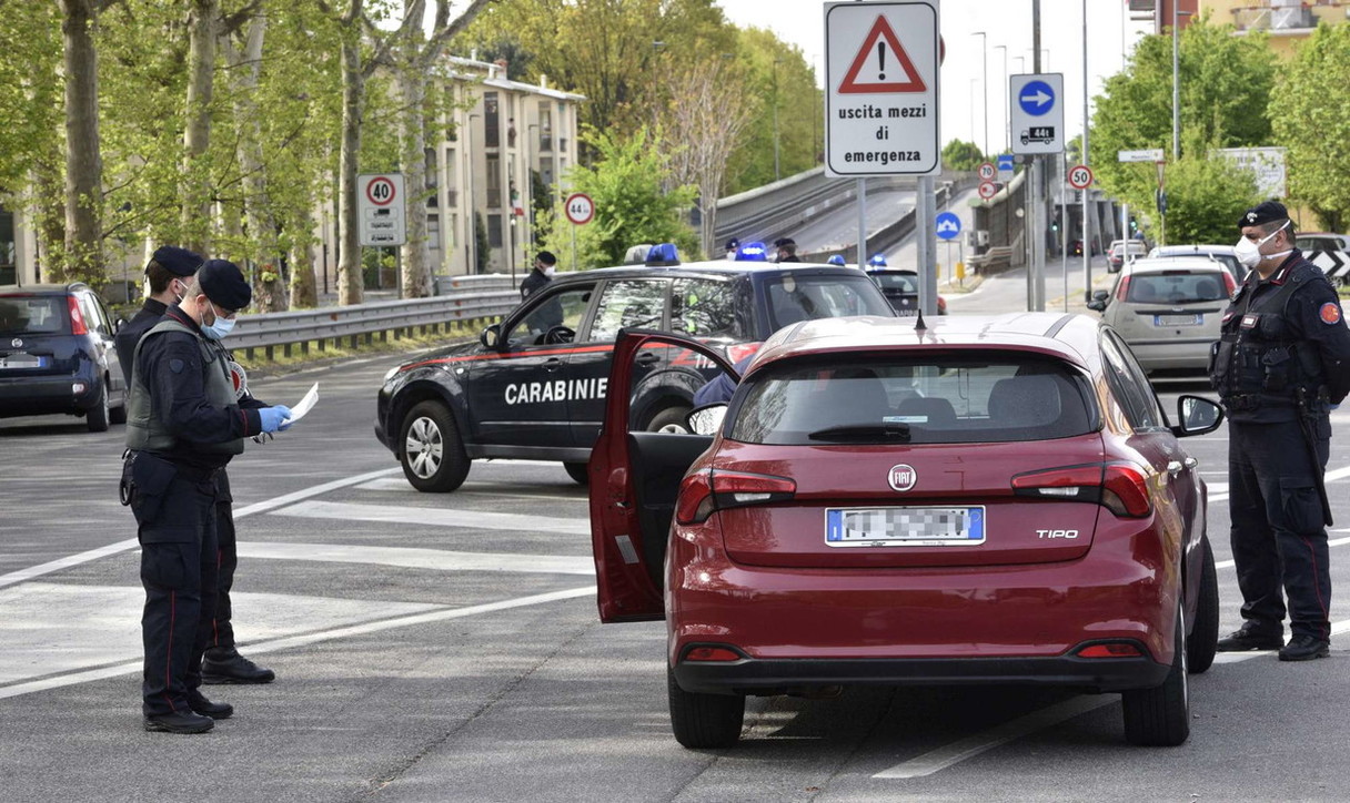 Coronavirus, ennesimo weekend di lockdown, tra controlli e sanificazioni