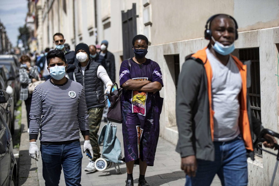 Coronavirus, ennesimo weekend di lockdown, tra controlli e sanificazioni