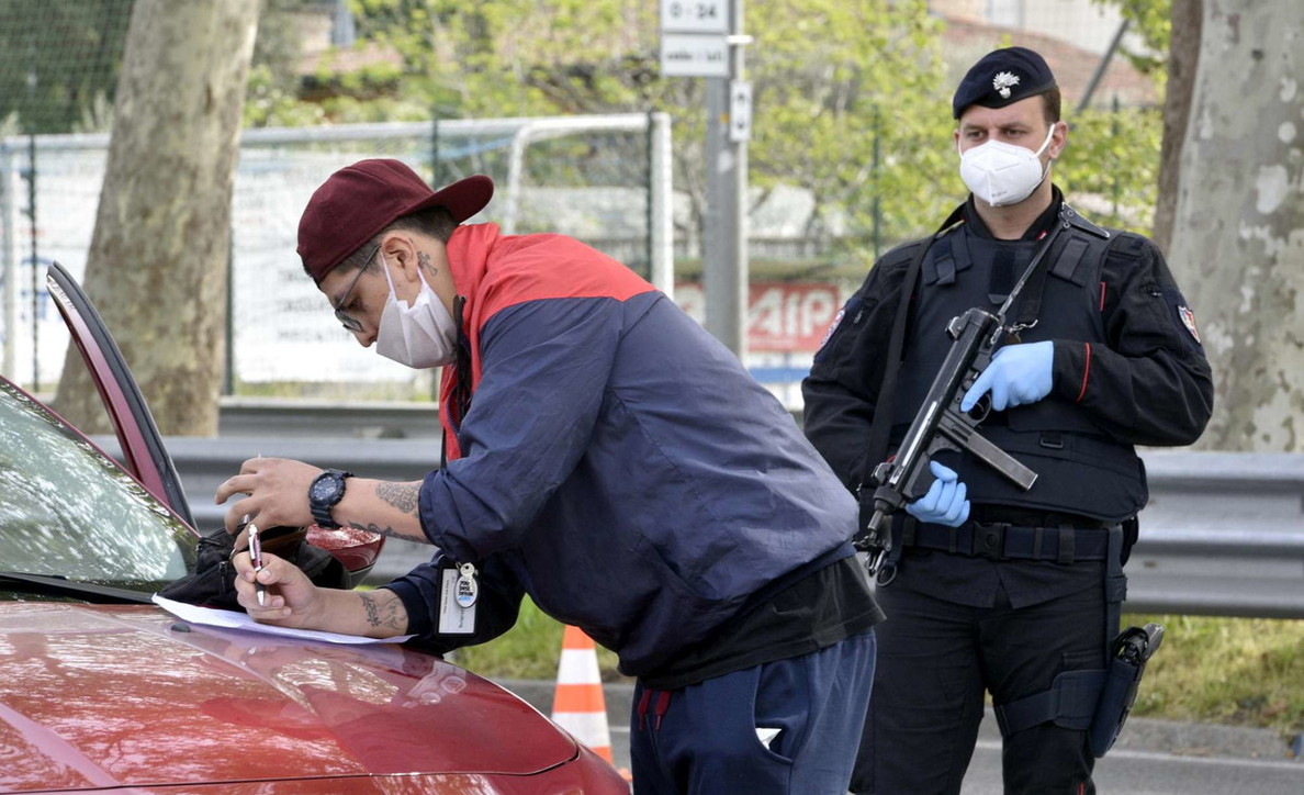 Coronavirus, ennesimo weekend di lockdown, tra controlli e sanificazioni