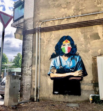 Padova, Wonder Woman con camice e mascherina: il murale per medici e infermieri