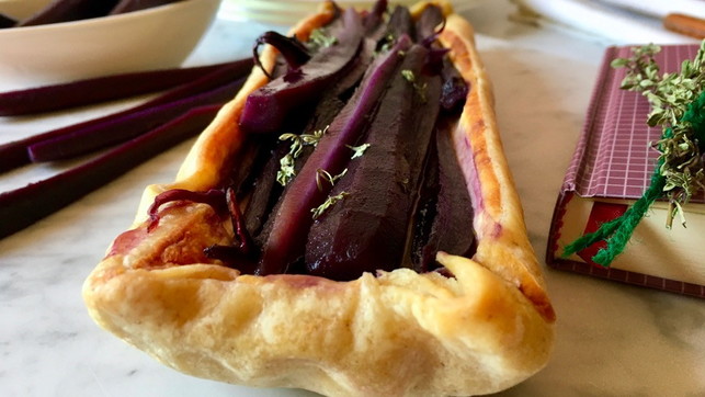 Torta salata di carote viola e stracchino