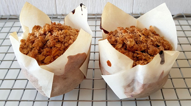 Muffins ai mirtilli con streusel speziato all'avena