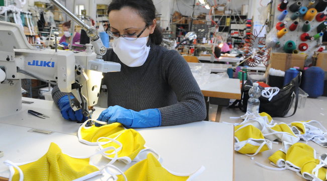coronavirus lavoratori mascherine