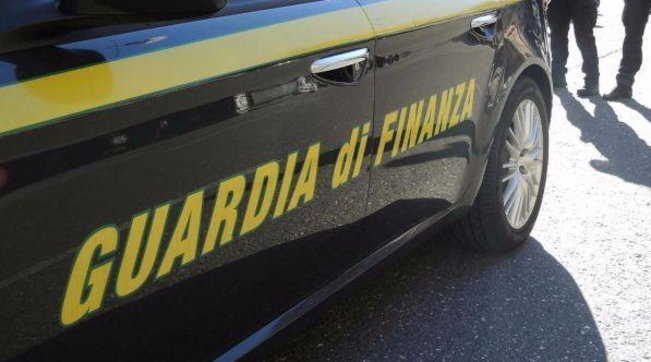 guardia di finanza gdf generica fiamme gialle