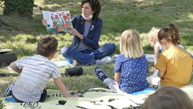 prato, maestra, libri, parco, scuola, lockdown, cisl