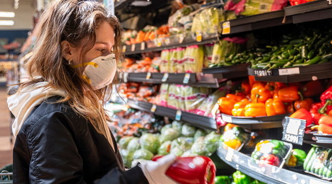 Spesa, supermercato, famiglia, coronavirus
