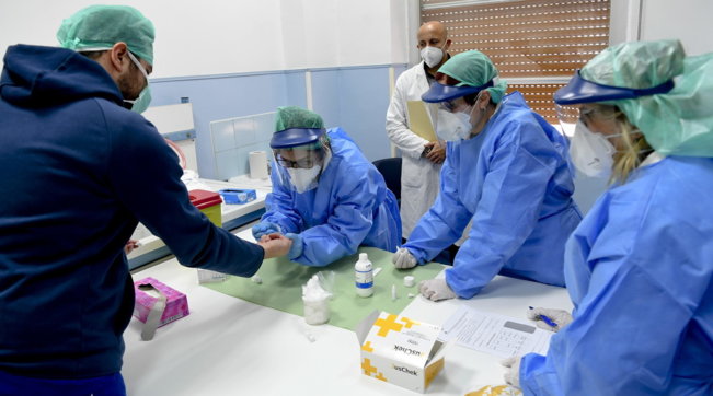 coronavirus, napoli, test rapidi