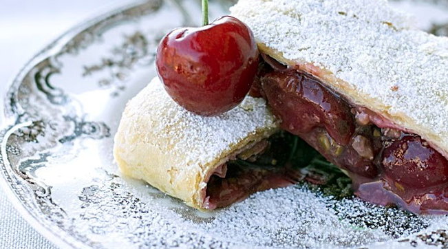 Strudel di ciliegie, scrigno di bontà