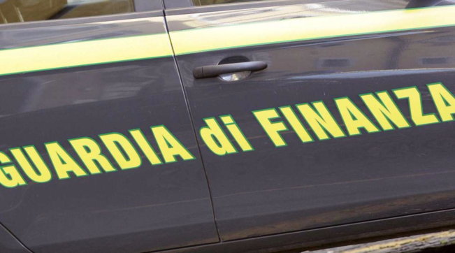 guardia di finanza gdf generica fiamme gialle