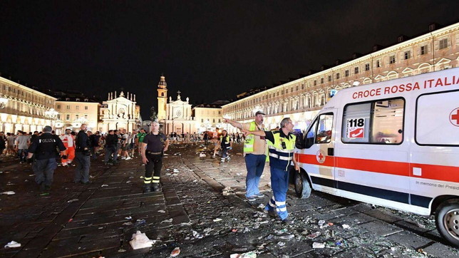 torino calca piazza san carlo