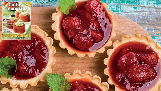 Tartellette con gelatina di fragole