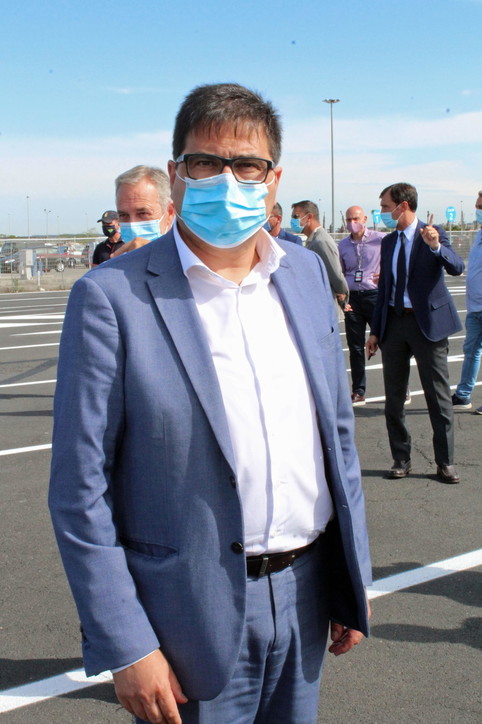 Coronavirus, a Fiumicino inaugurato il più grande drive-in d'Italia per eseguire i tamponi