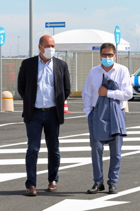 Coronavirus, a Fiumicino inaugurato il più grande drive-in d'Italia per eseguire i tamponi