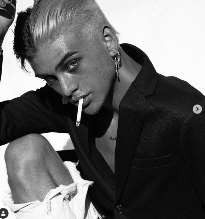 E' morto Ethan Peters, youtuber e influencer: aveva solo 17 anni - Tgcom24