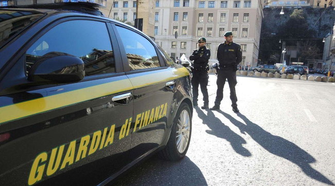 guardia di finanza gdf generica fiamme gialle