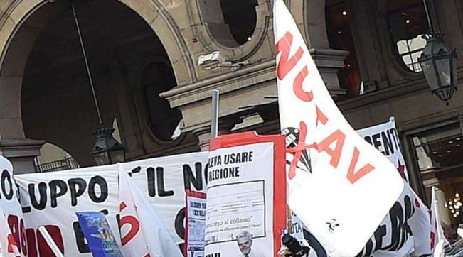 no tav polizia cariche torino