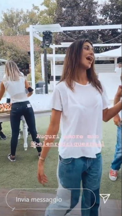 Festa in campagna per Belen, guarda che compleanno esagerato - Tgcom24