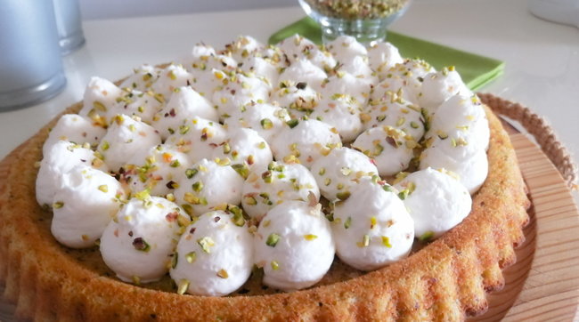 Crostata morbida al pistacchio con crema allo yogurt greco