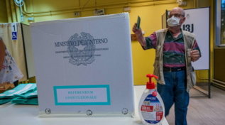 Referendum, risultato definitivo: il Sì vince con il 69,64%