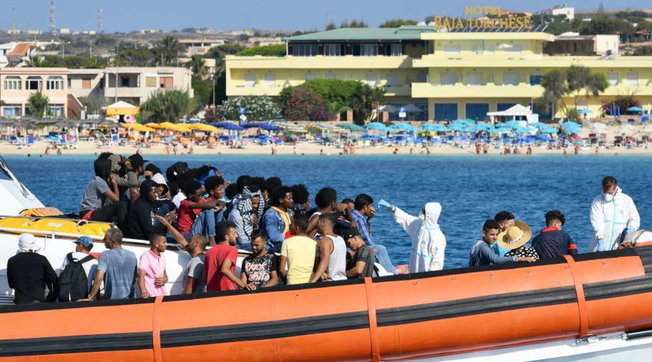 lampedusa, migranti, sbarchi