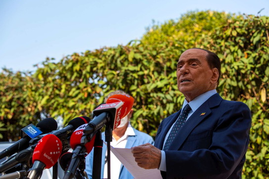 silvio berlusconi dimesso