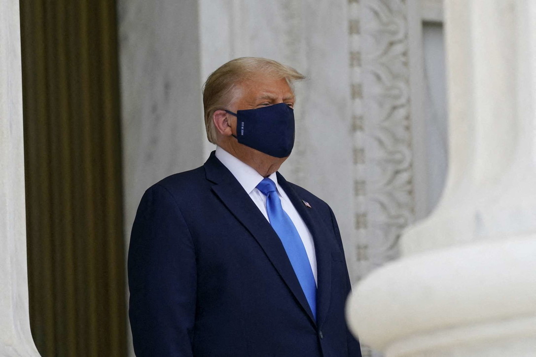 Coronavirus, Trump e l'avversione alla mascherina: poche volte usata in pubblico