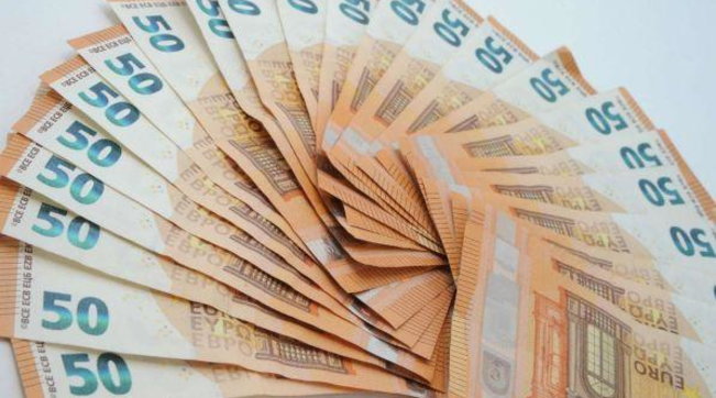 soldi risparmi banconote euro