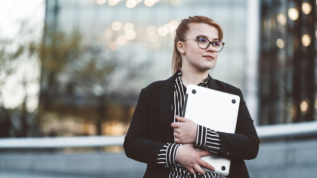 Il covid fa crollare il numero di stage attivati, dimezzate le opportunità per i giovani