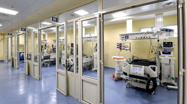 coronavirus ospedale terapia intensiva napoli policlinico