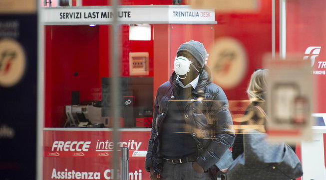 coronavirus, milano, zona rossa, bus, treni, stazioni