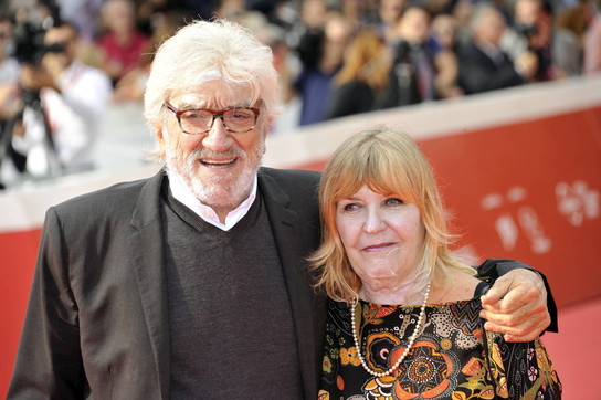 La Famiglia Di Gigi Proietti La Compagna Sagitta Alter E Le Due Figlie Susanna E Carlotta Foto Tgcom24