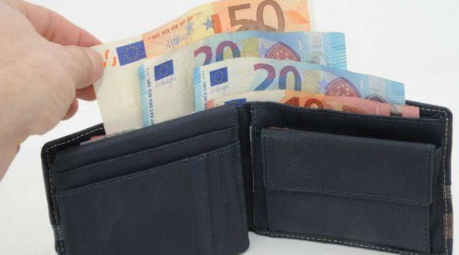 soldi risparmi banconote euro