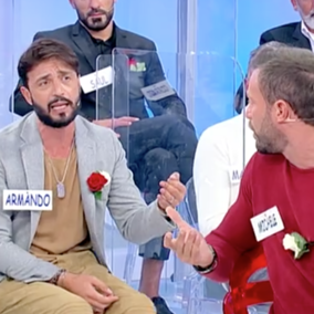 "I tuoi sono attacchi gratuiti", Michele si scaglia contro Armando