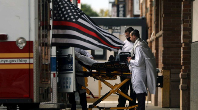 covid usa soccorsi ambulanza ambulanze coronavirus