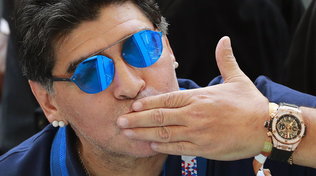 Moda e stili, Diego Armando Maradona: Pibe de Oro esagerato anche nei look