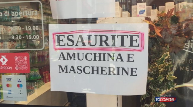 Treviso, vende 7.500 mascherine illegali al mercato: sequestrate