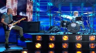 "Tu s&igrave; que vales": il baby batterista Alessandro si ripete col pap&agrave;