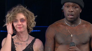 La violenza sulle donne sul palco di "Tu s&igrave; que vales", Dakota e Nadia commuovono i giudici