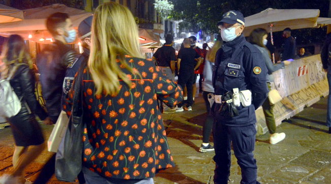 coronavirus movida milano controlli navigli