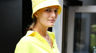 Moda, giallo e grigio: perch&eacute; i colori Pantone 2021 stavolta sono due